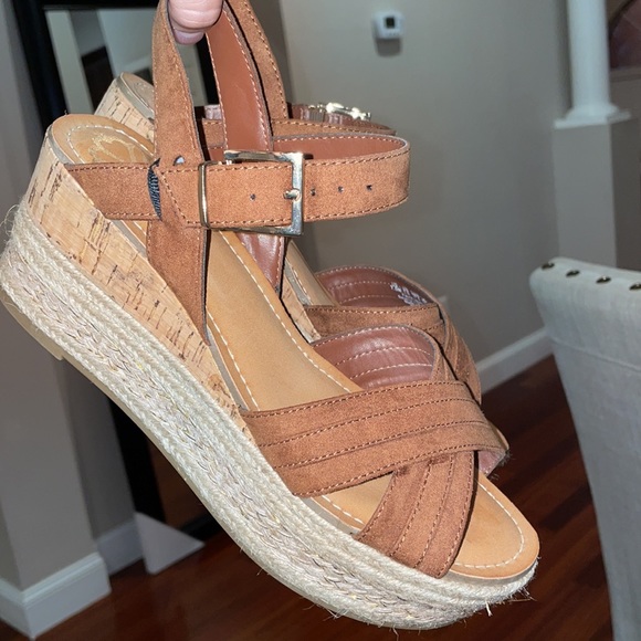 Fergalicious Brown platform Sandals - Picture 7 of 7
